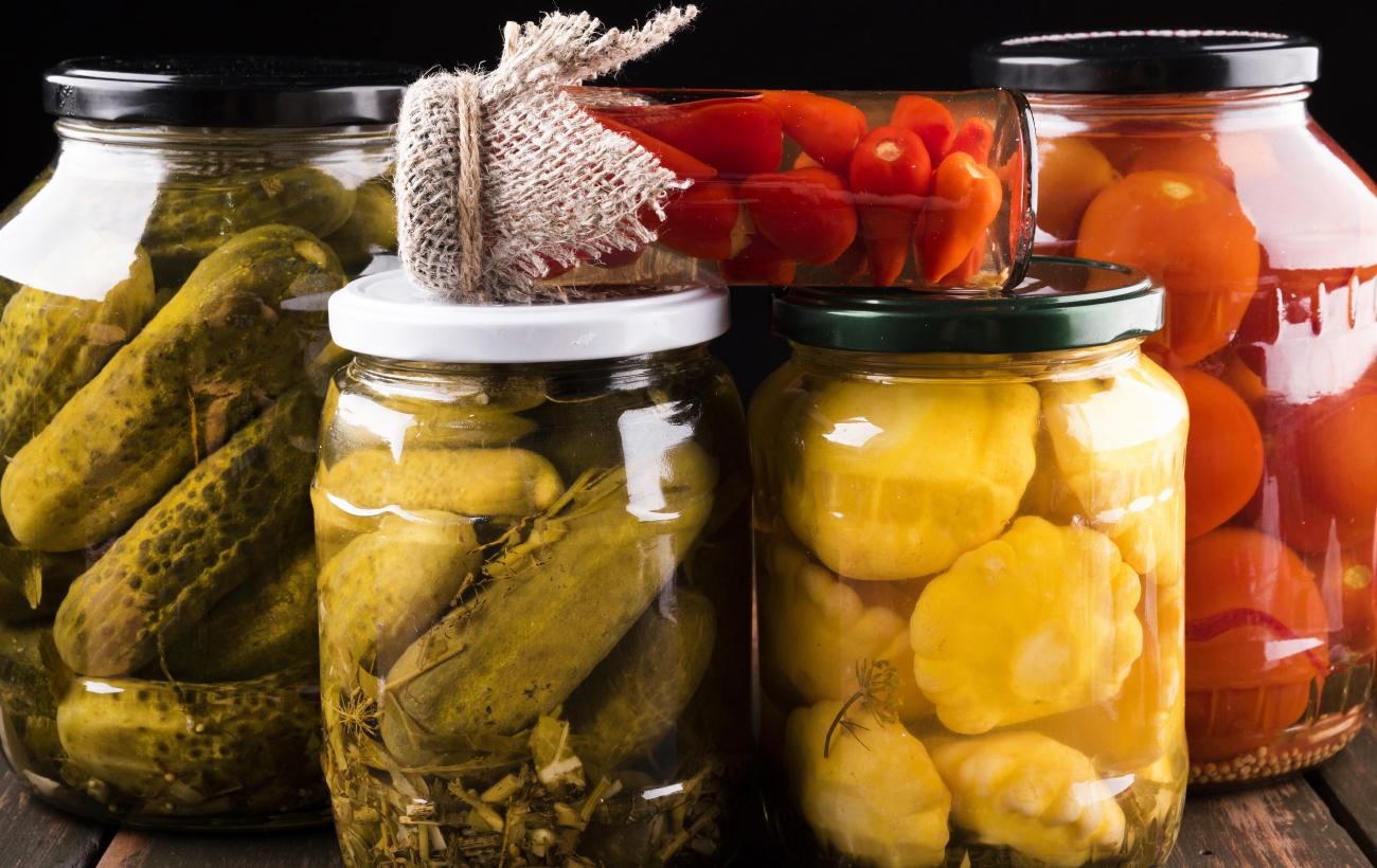 Почему взрываются банки с консервацией: основные причины